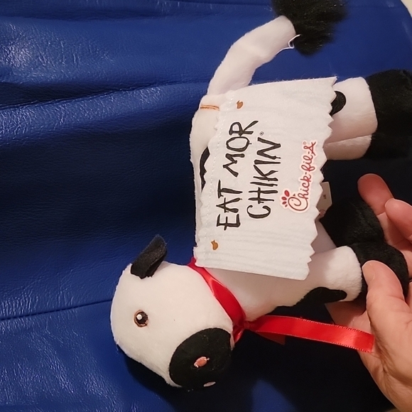 Chick-fil-A 2017 Stuffed Cow - Picture 1 of 4